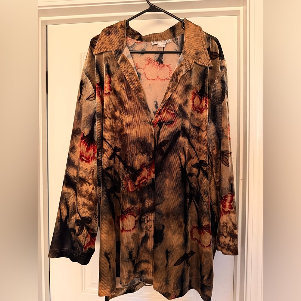 Passport Floral Velvet Top - Brown and Red